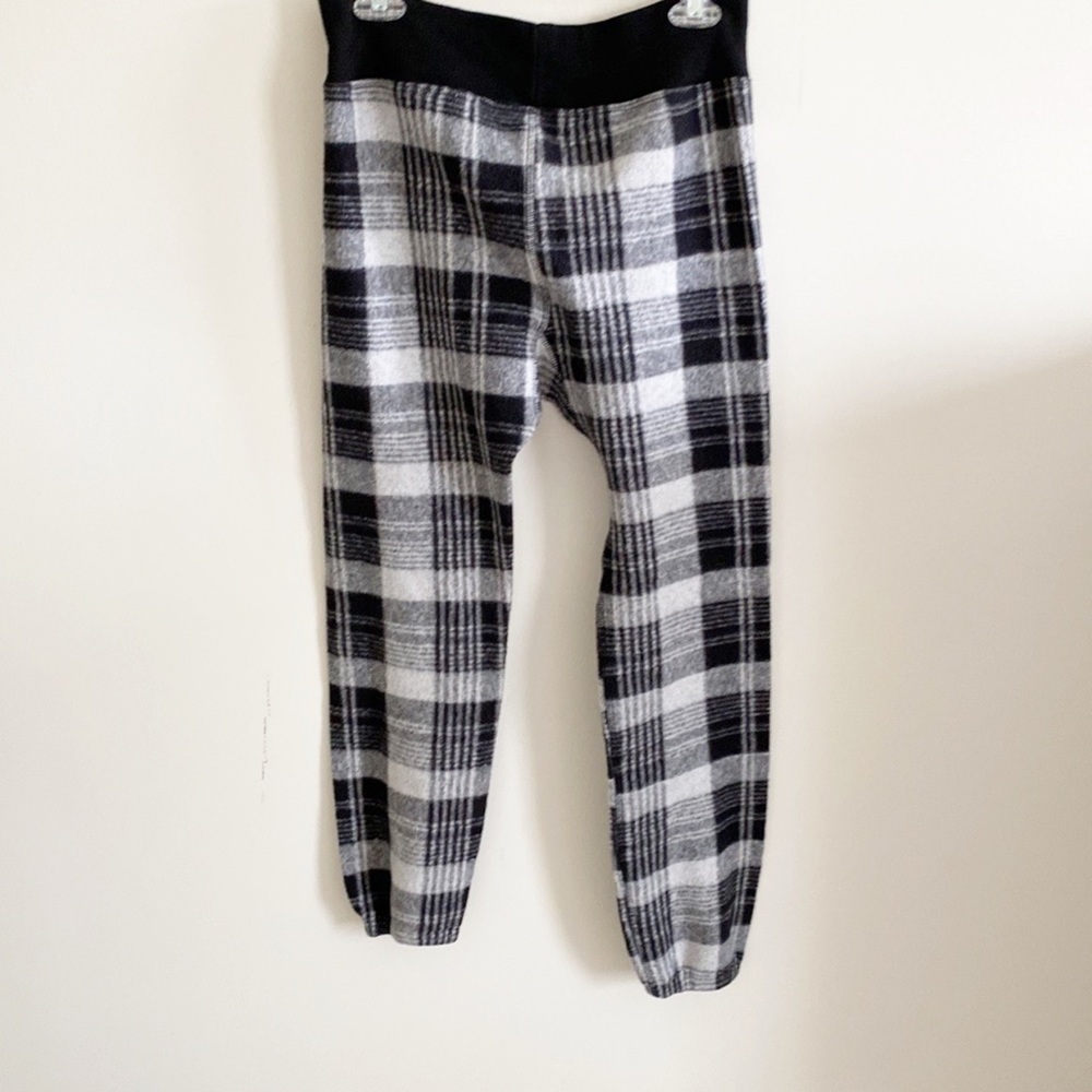 The Great. Black/White Plaid Flannel Joggers Size 0/XS - Picture 6 of 8